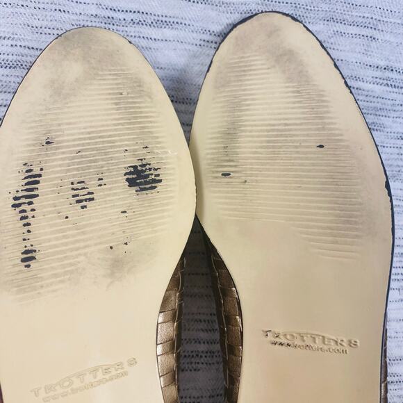 Trotter s Gold Woven Loafers Flats Size 5 Quiet Luxury Metallic Classic - Picture 7 of 7